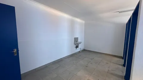 4 Vereeniging Road, Alrode has a 1600m² Warehouse Available TO Let (10)